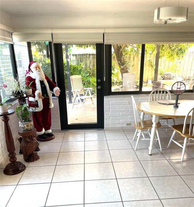 待售: $795,000 (3 贝兹, 2 浴室, 2249 平方英尺)