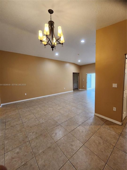 En Renta: $2,700 (3 camas, 2 baños, 1739 Pies cuadrados)