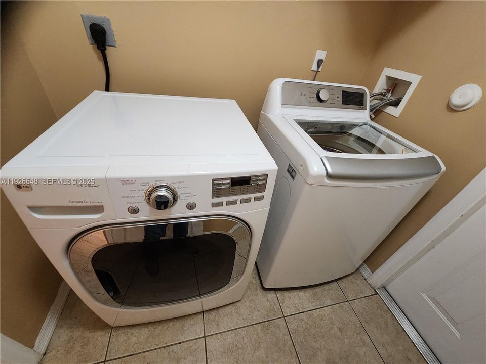 En Renta: $2,700 (3 camas, 2 baños, 1739 Pies cuadrados)