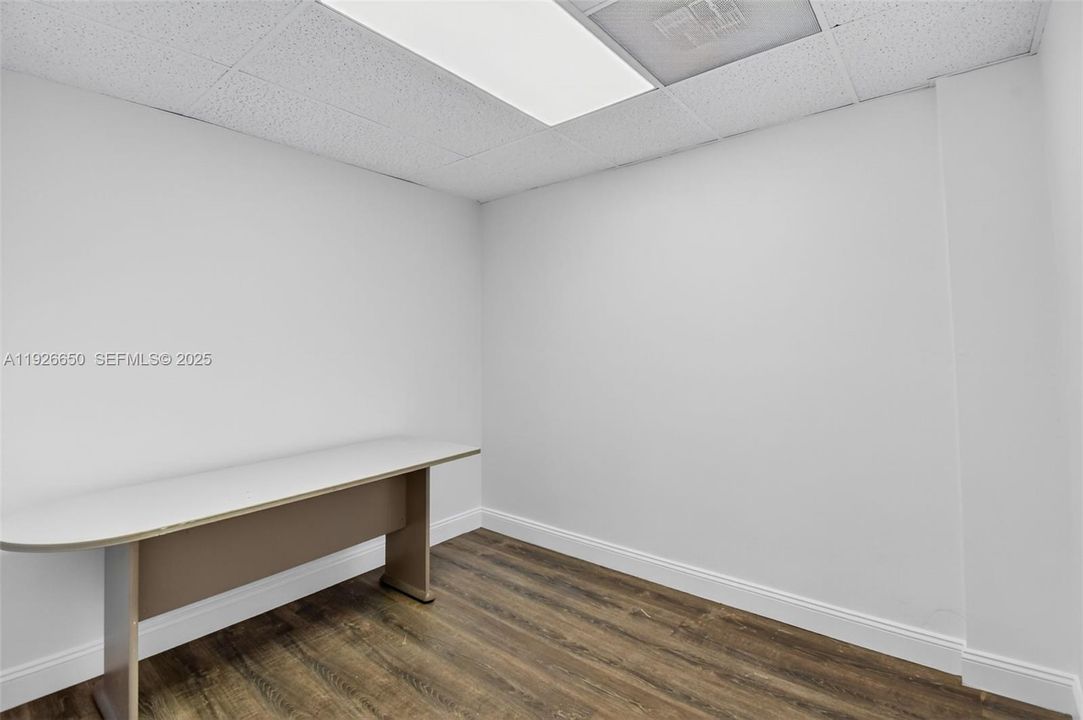 出租: $2,200 (0 贝兹, 0 浴室, 0 平方英尺)