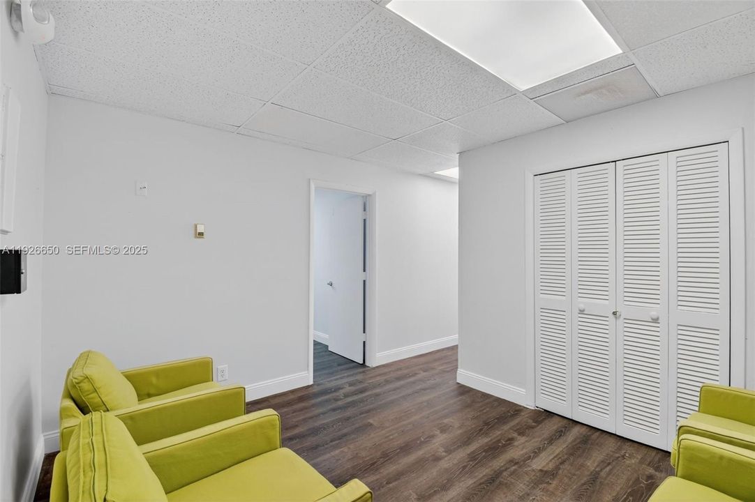 出租: $2,200 (0 贝兹, 0 浴室, 0 平方英尺)