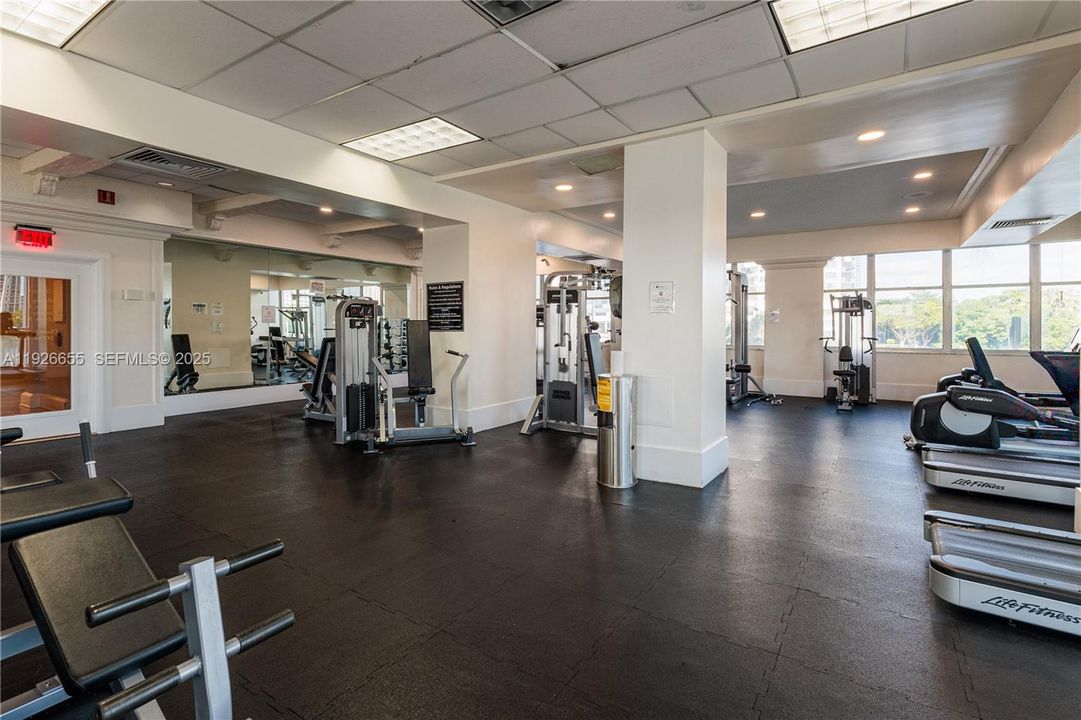 For Sale: $310,000 (2 beds, 2 baths, 1565 Square Feet)