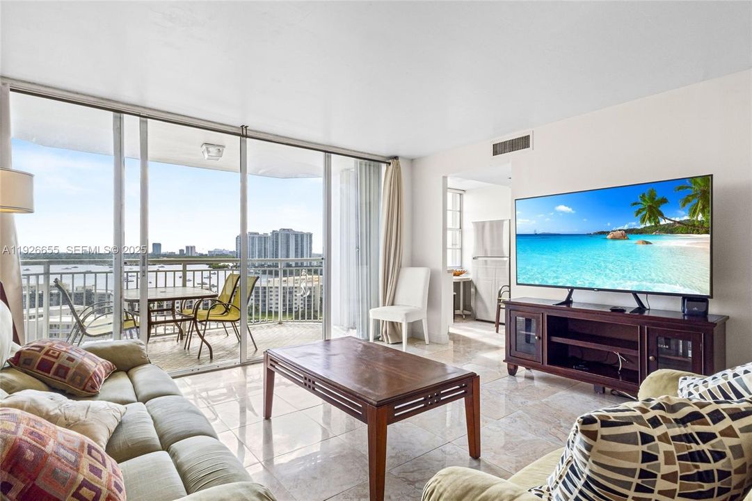 For Sale: $310,000 (2 beds, 2 baths, 1565 Square Feet)