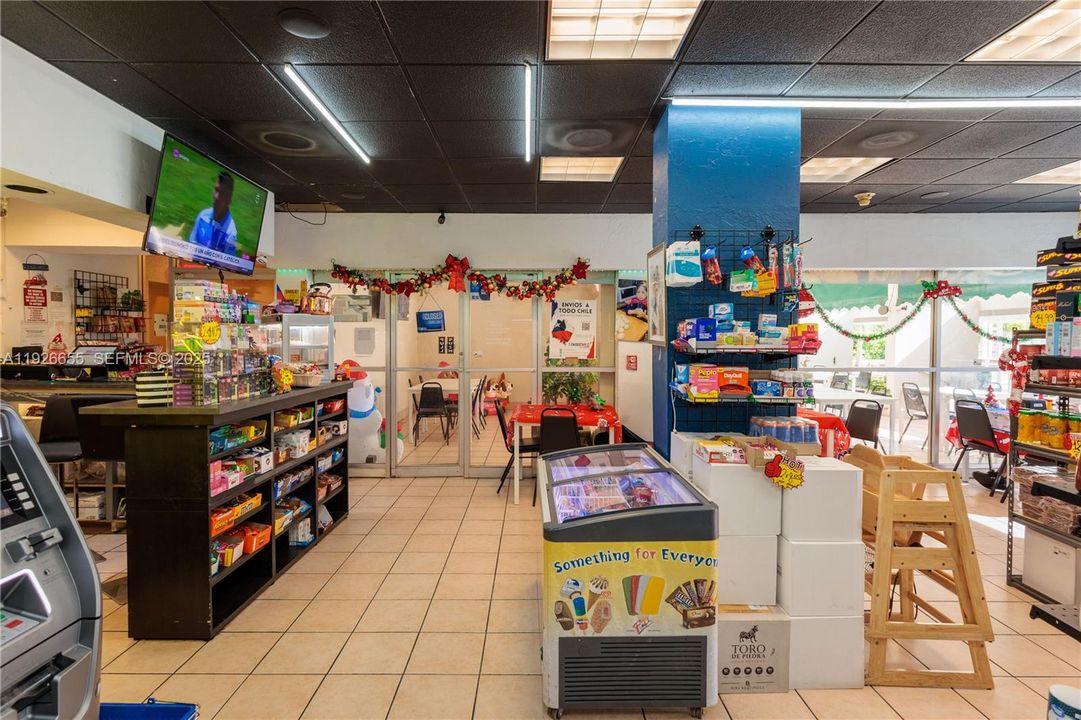 For Sale: $310,000 (2 beds, 2 baths, 1565 Square Feet)