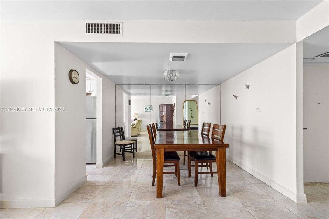 For Sale: $310,000 (2 beds, 2 baths, 1565 Square Feet)