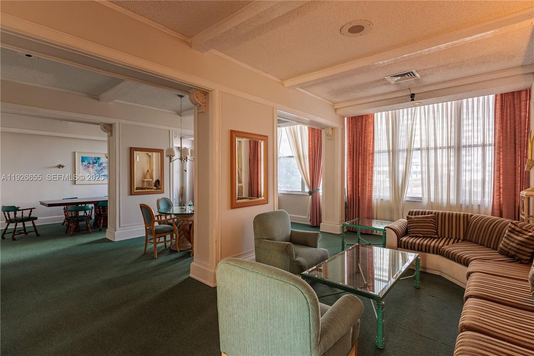 For Sale: $310,000 (2 beds, 2 baths, 1565 Square Feet)