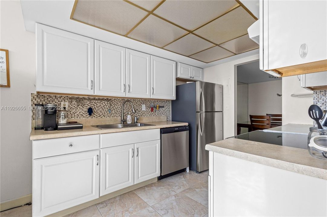 For Sale: $310,000 (2 beds, 2 baths, 1565 Square Feet)