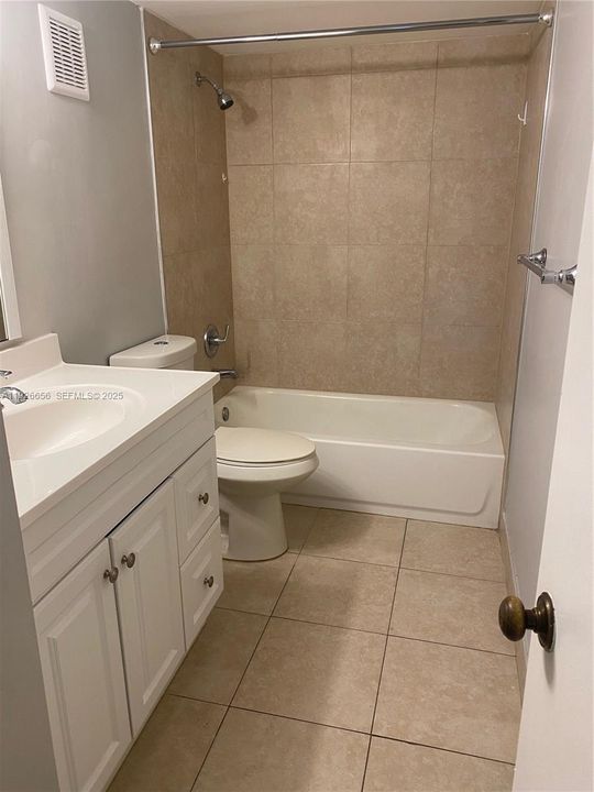 出租: $2,790 (3 贝兹, 2 浴室, 1152 平方英尺)