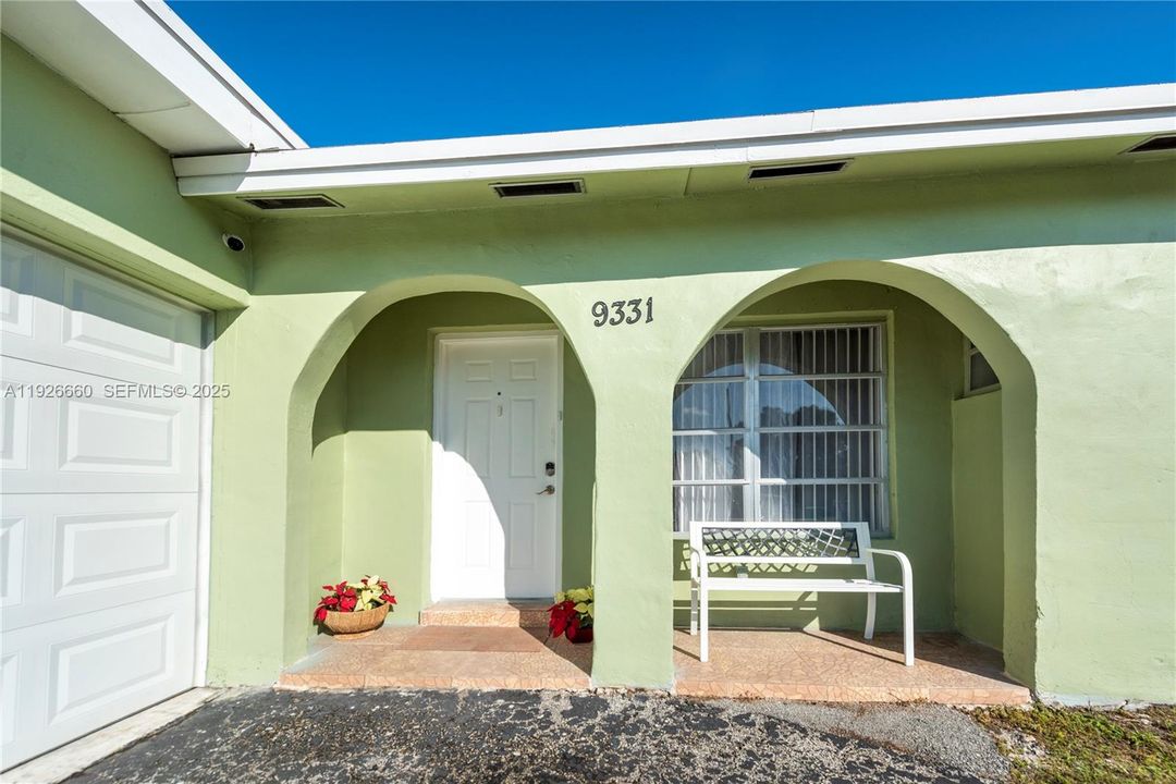 На продажу: $447,000 (2 спален, 2 ванн, 1047 Квадратных фут)