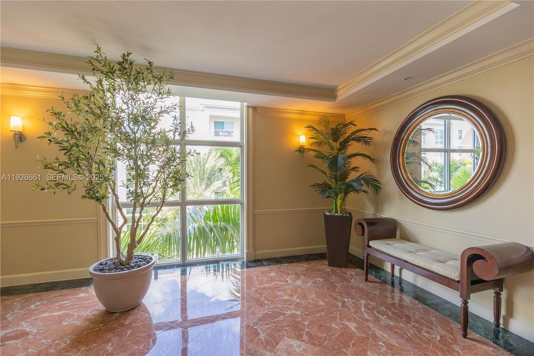 待售: $225,000 (1 贝兹, 1 浴室, 797 平方英尺)