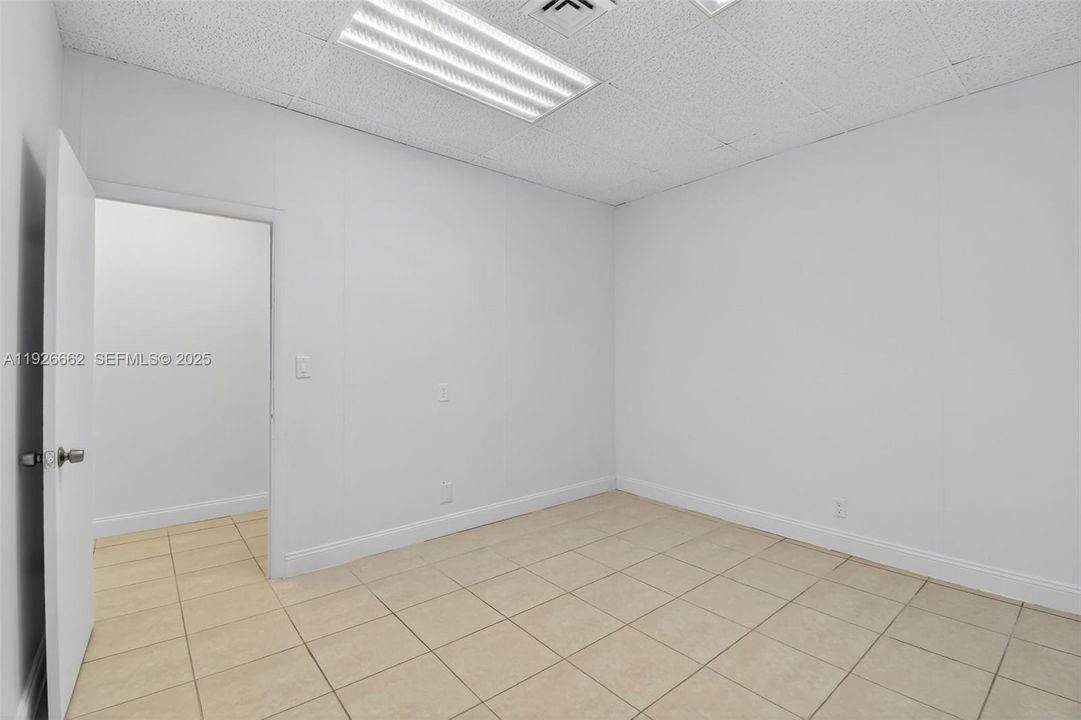 出租: $3,647 (0 贝兹, 0 浴室, 0 平方英尺)