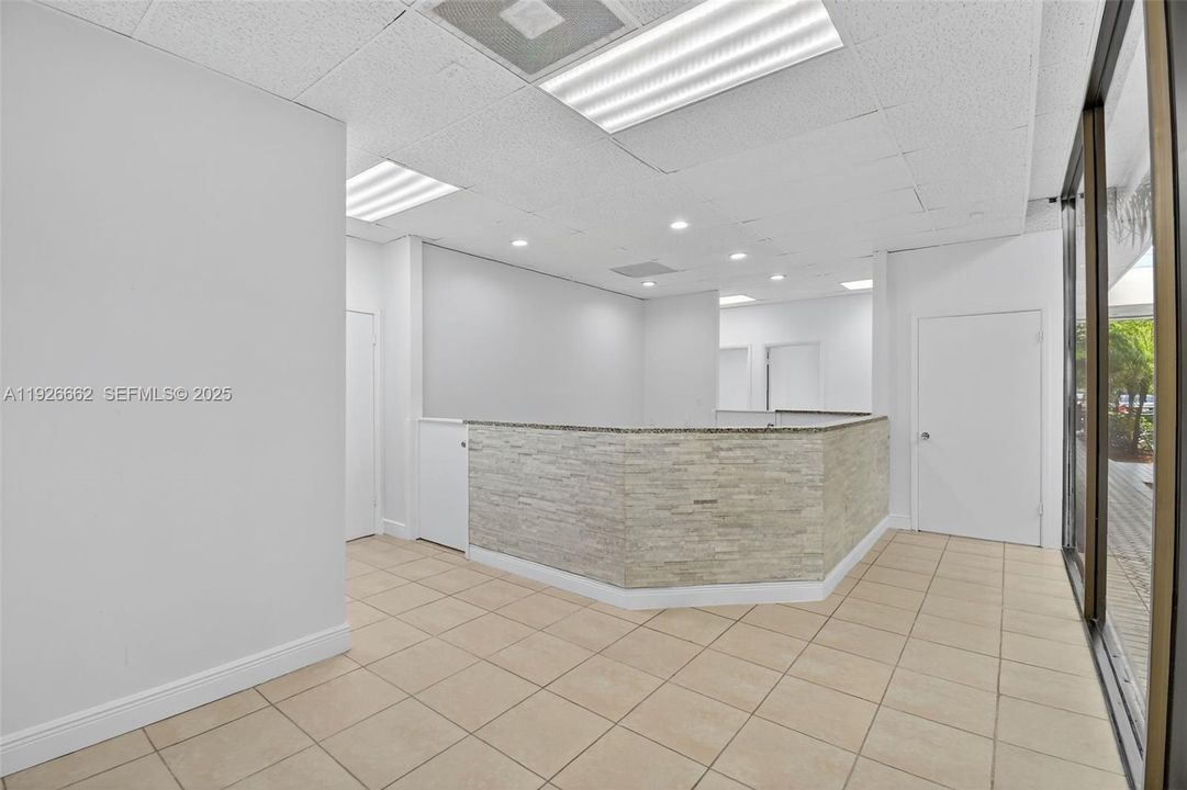 出租: $3,647 (0 贝兹, 0 浴室, 0 平方英尺)