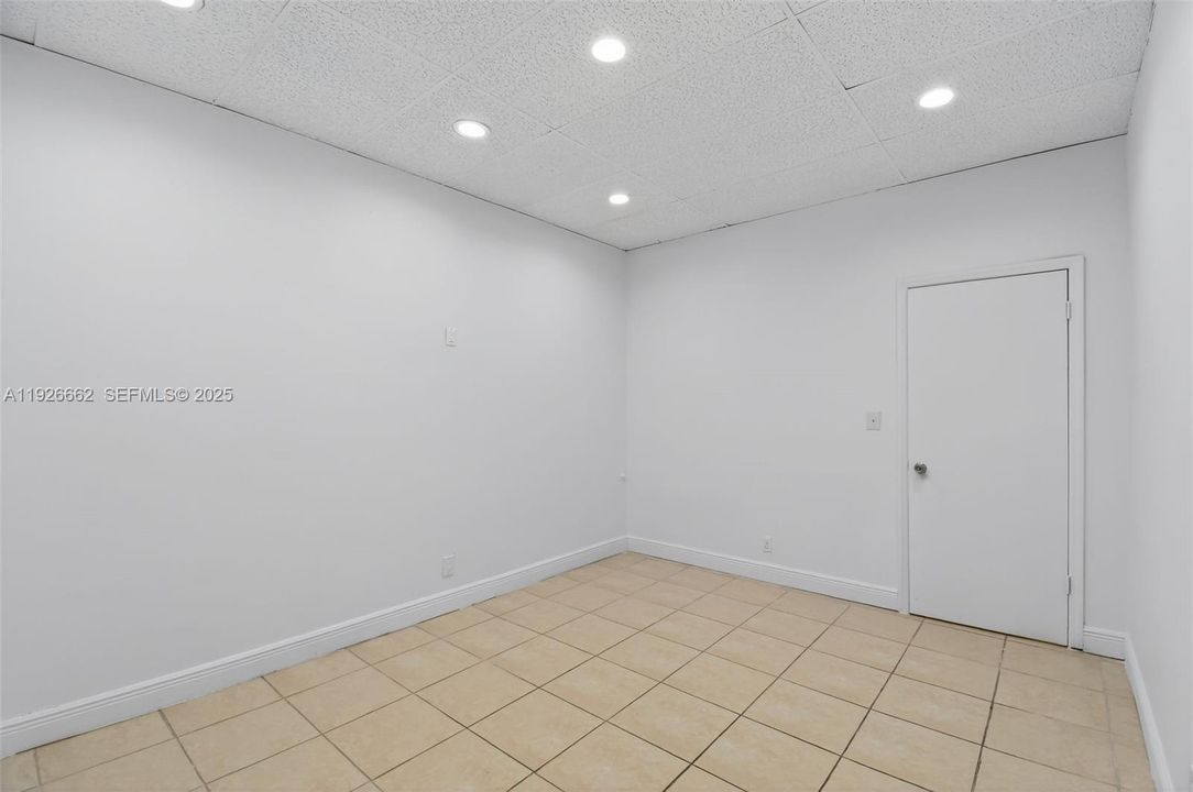 出租: $3,647 (0 贝兹, 0 浴室, 0 平方英尺)