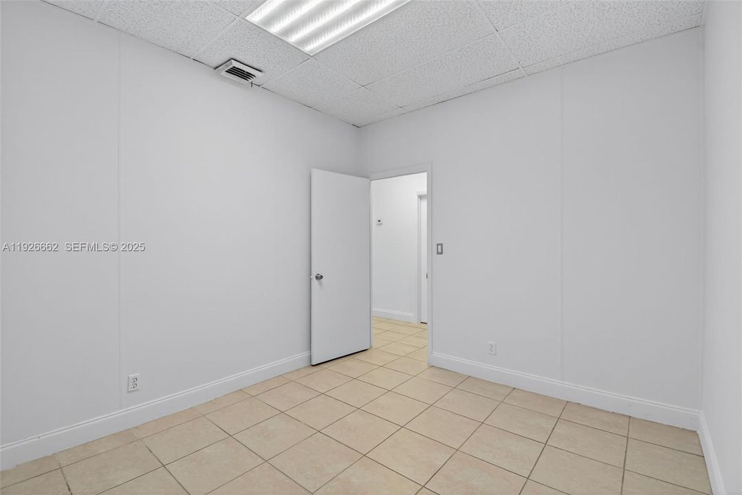 出租: $3,647 (0 贝兹, 0 浴室, 0 平方英尺)