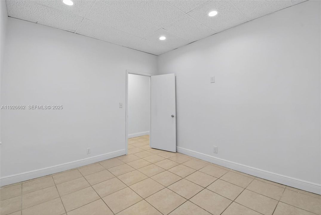 出租: $3,647 (0 贝兹, 0 浴室, 0 平方英尺)