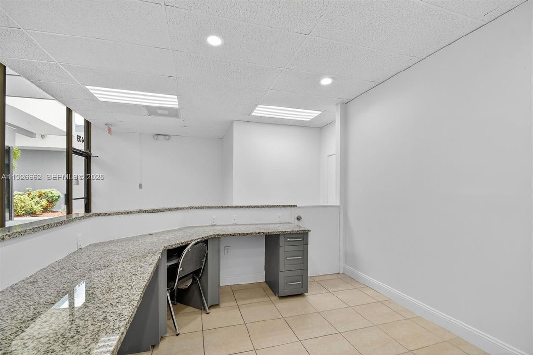 出租: $3,647 (0 贝兹, 0 浴室, 0 平方英尺)