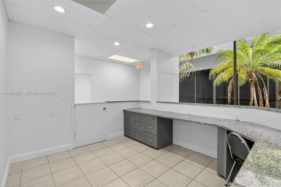 出租: $3,647 (0 贝兹, 0 浴室, 0 平方英尺)