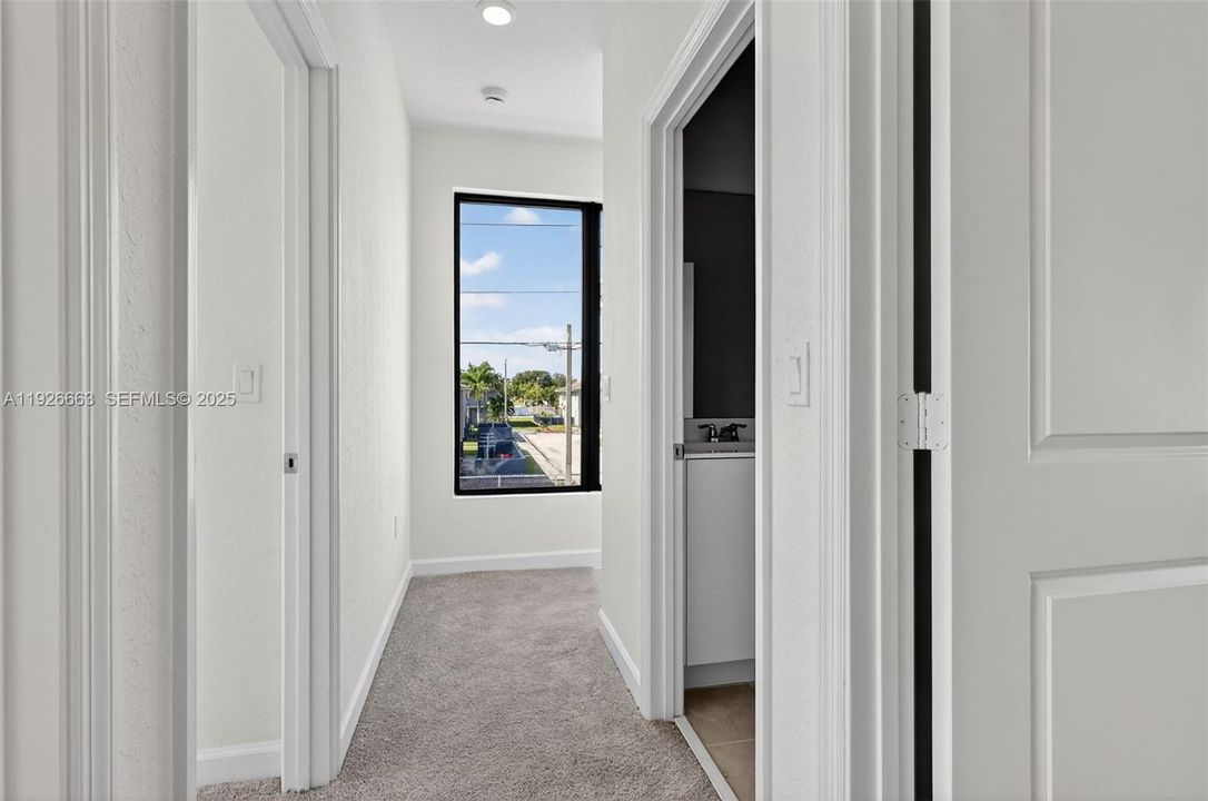 В аренду: $3,750 (4 спален, 3 ванн, 1436 Квадратных фут)