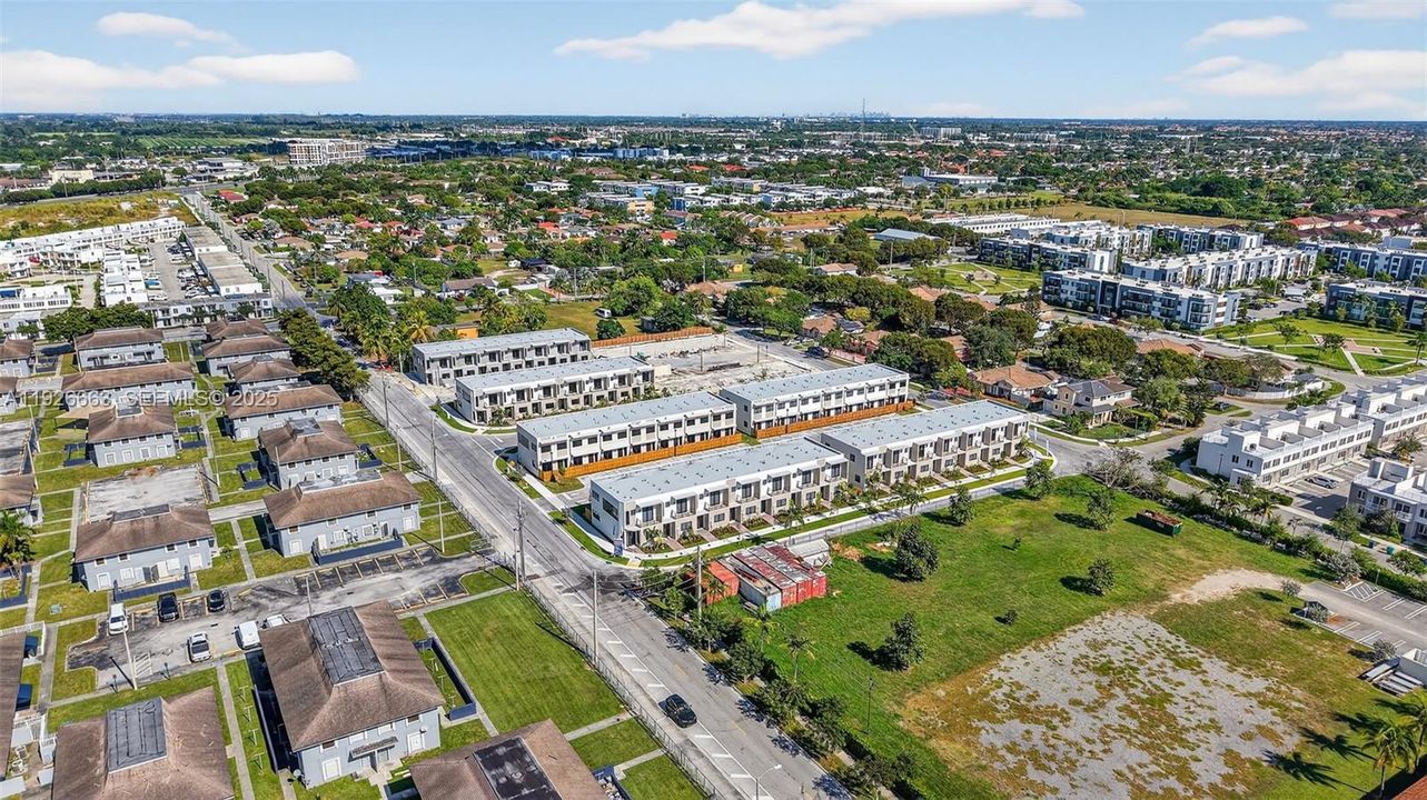 В аренду: $3,750 (4 спален, 3 ванн, 1436 Квадратных фут)