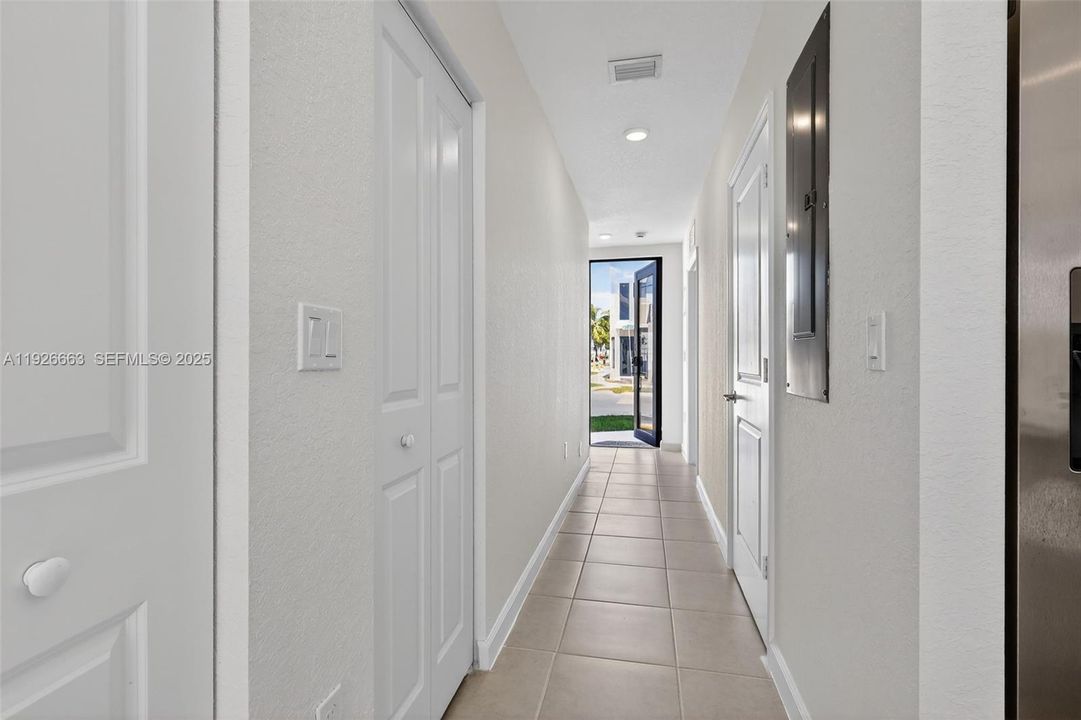 В аренду: $3,750 (4 спален, 3 ванн, 1436 Квадратных фут)