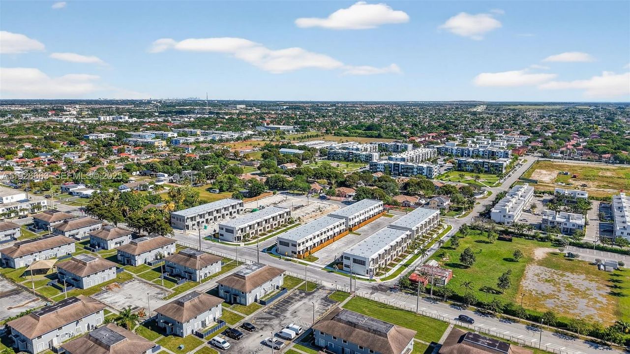 В аренду: $3,750 (4 спален, 3 ванн, 1436 Квадратных фут)