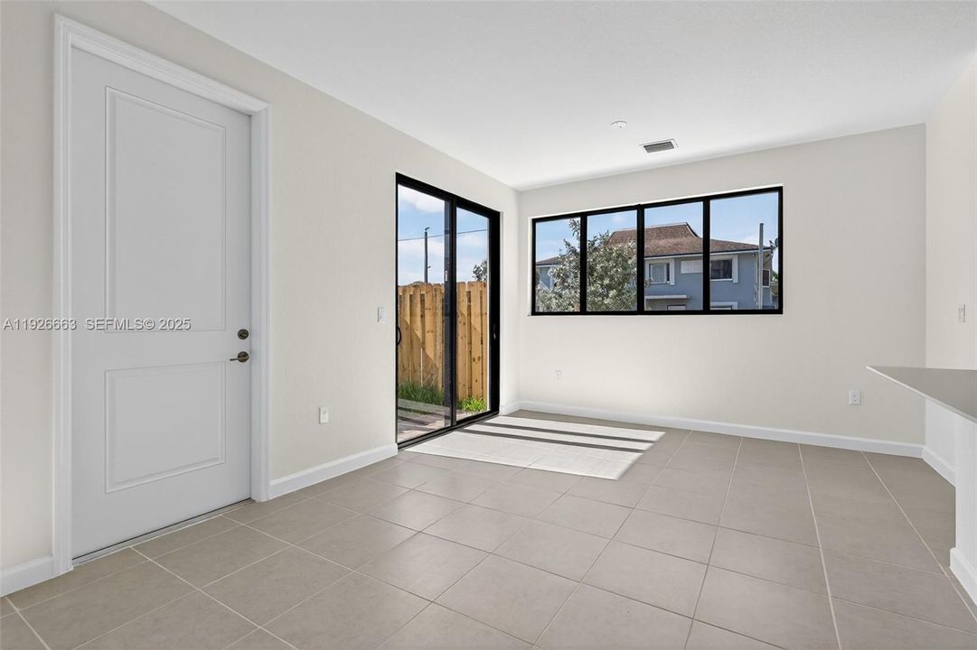 В аренду: $3,750 (4 спален, 3 ванн, 1436 Квадратных фут)