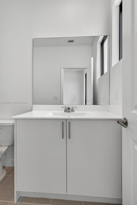 В аренду: $3,750 (4 спален, 3 ванн, 1436 Квадратных фут)