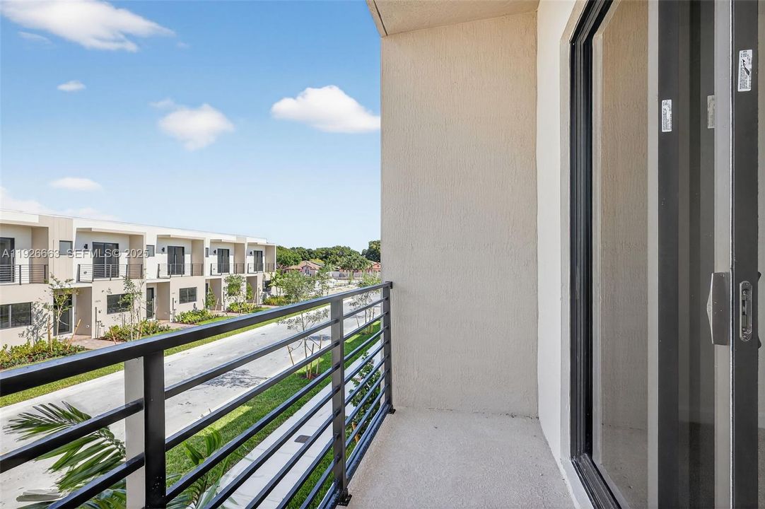 В аренду: $3,750 (4 спален, 3 ванн, 1436 Квадратных фут)