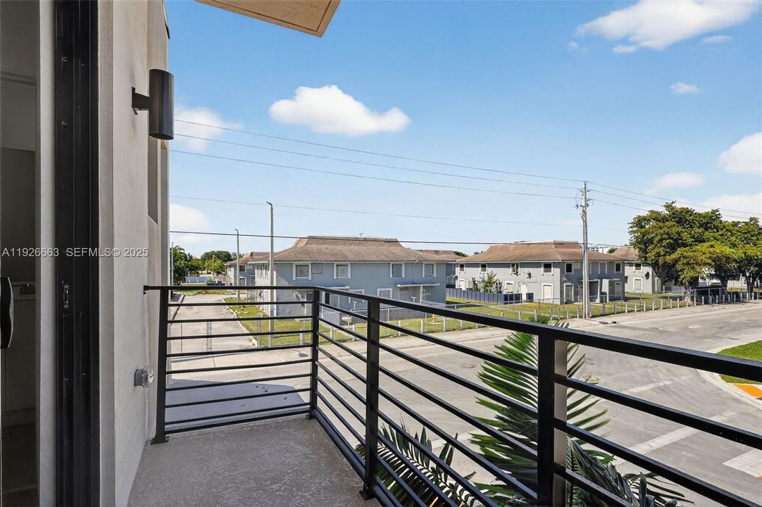 В аренду: $3,750 (4 спален, 3 ванн, 1436 Квадратных фут)