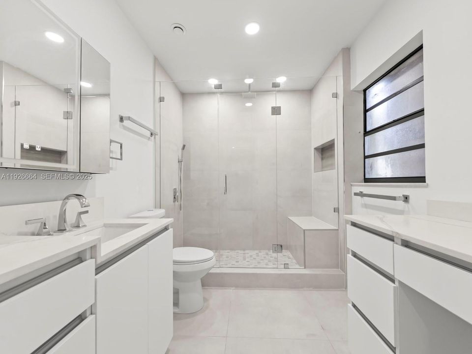 В аренду: $3,100 (3 спален, 3 ванн, 1590 Квадратных фут)