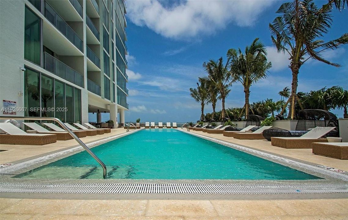 В аренду: $5,000 (2 спален, 2 ванн, 912 Квадратных фут)