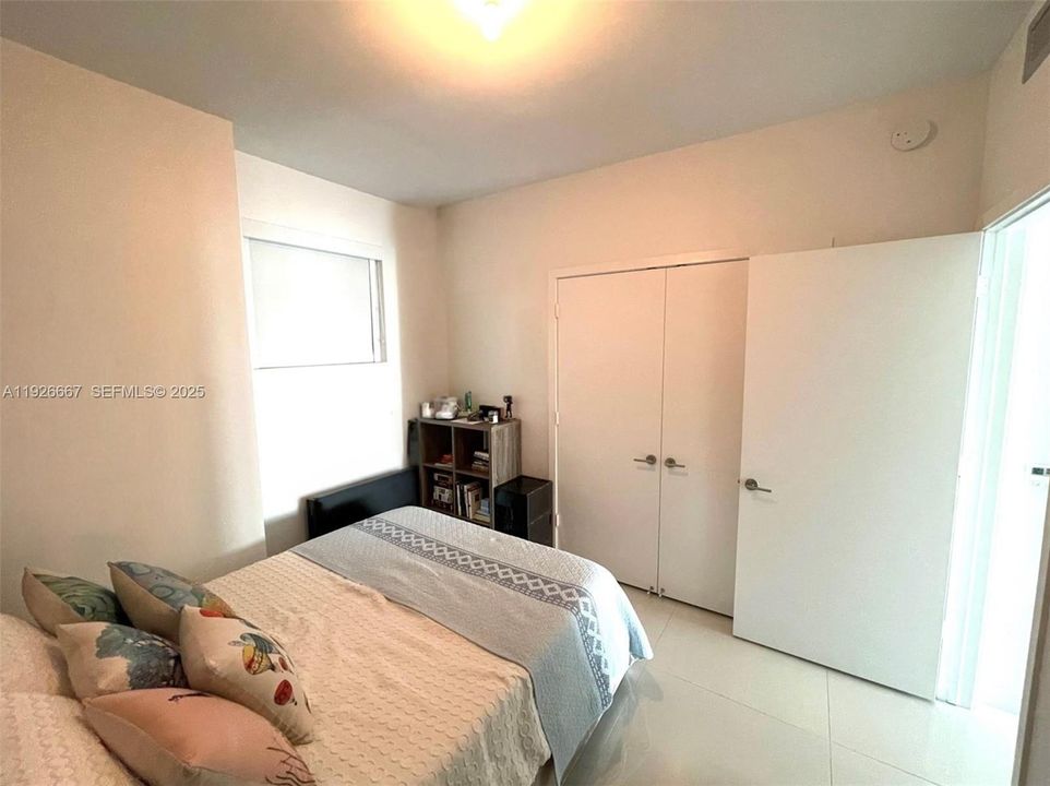 В аренду: $5,000 (2 спален, 2 ванн, 912 Квадратных фут)