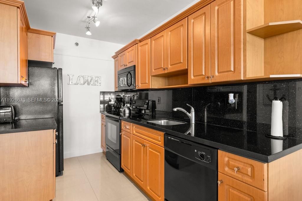 На продажу: $559,000 (1 спален, 1 ванн, 820 Квадратных фут)