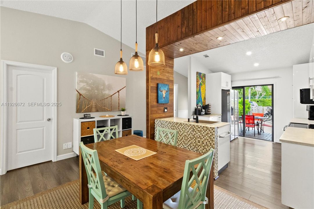 En Venta: $365,000 (2 camas, 2 baños, 1204 Pies cuadrados)