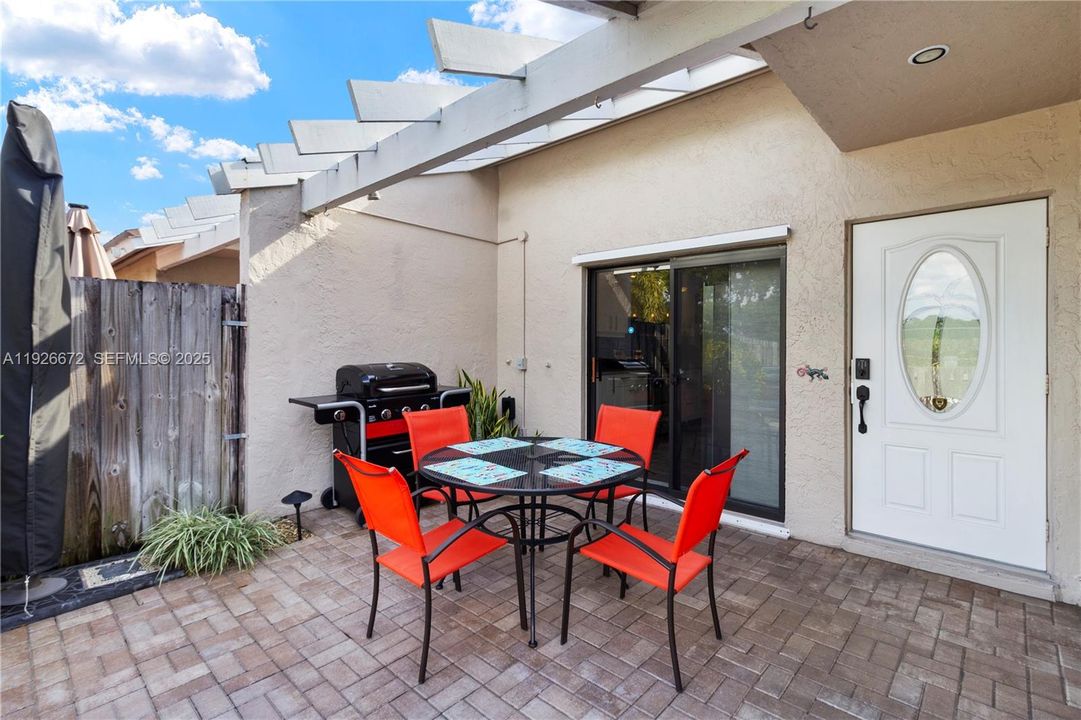 En Venta: $365,000 (2 camas, 2 baños, 1204 Pies cuadrados)