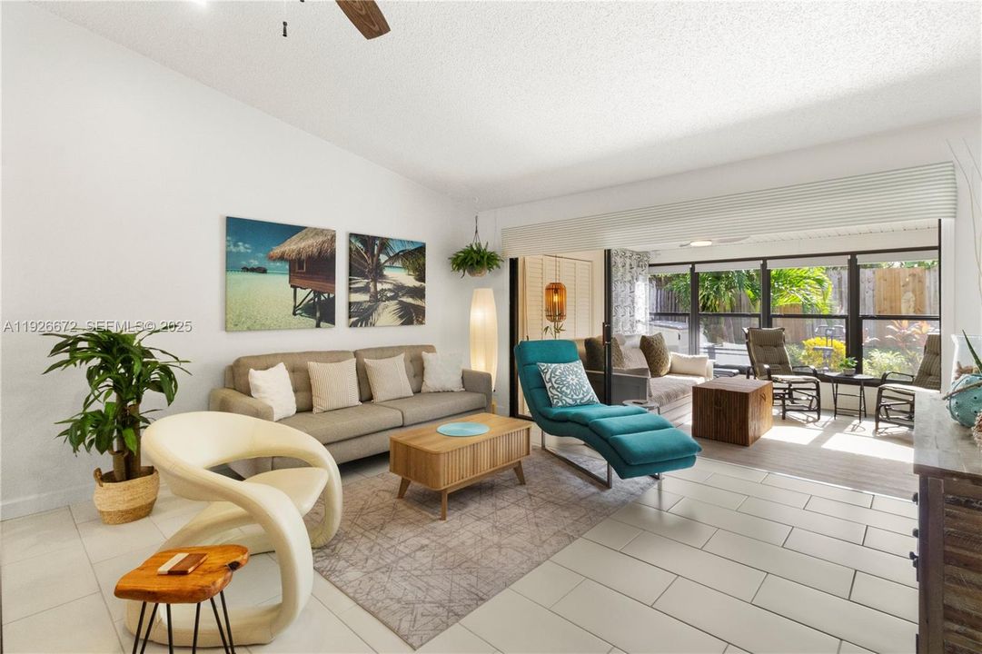 En Venta: $365,000 (2 camas, 2 baños, 1204 Pies cuadrados)