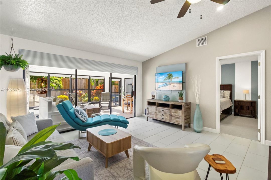 En Venta: $365,000 (2 camas, 2 baños, 1204 Pies cuadrados)