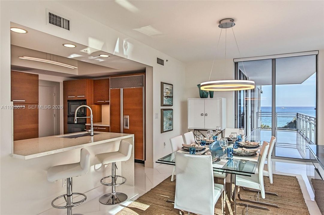 出租: $11,500 (3 贝兹, 3 浴室, 2779 平方英尺)