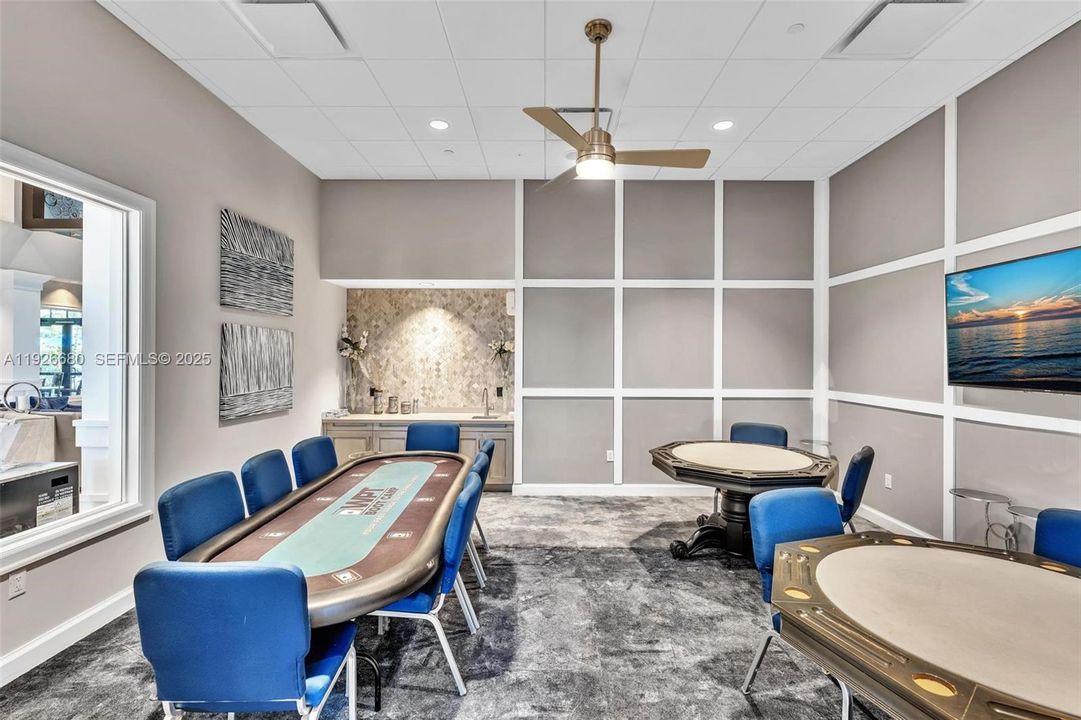 待售: $899,000 (3 贝兹, 2 浴室, 2692 平方英尺)