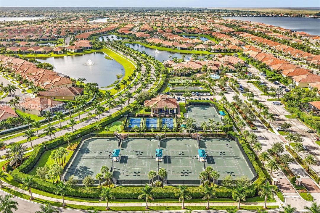 待售: $899,000 (3 贝兹, 2 浴室, 2692 平方英尺)