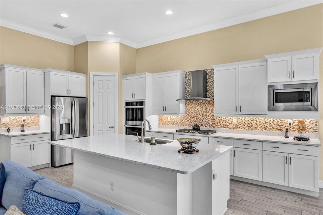 待售: $899,000 (3 贝兹, 2 浴室, 2692 平方英尺)