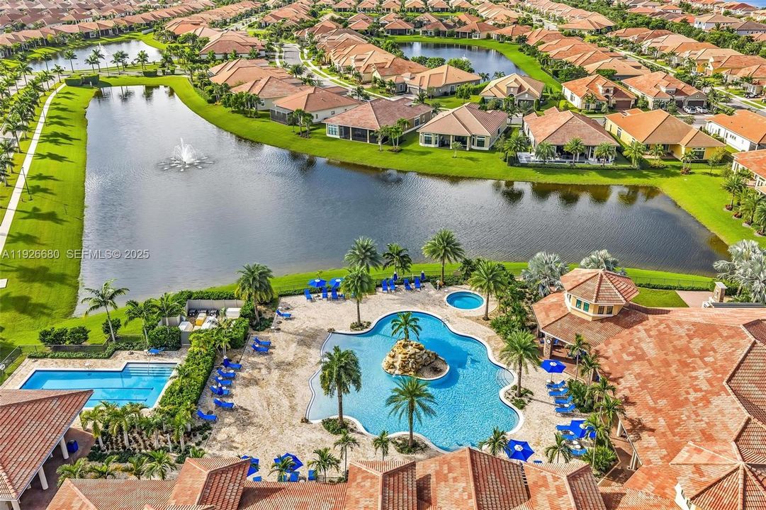 待售: $899,000 (3 贝兹, 2 浴室, 2692 平方英尺)