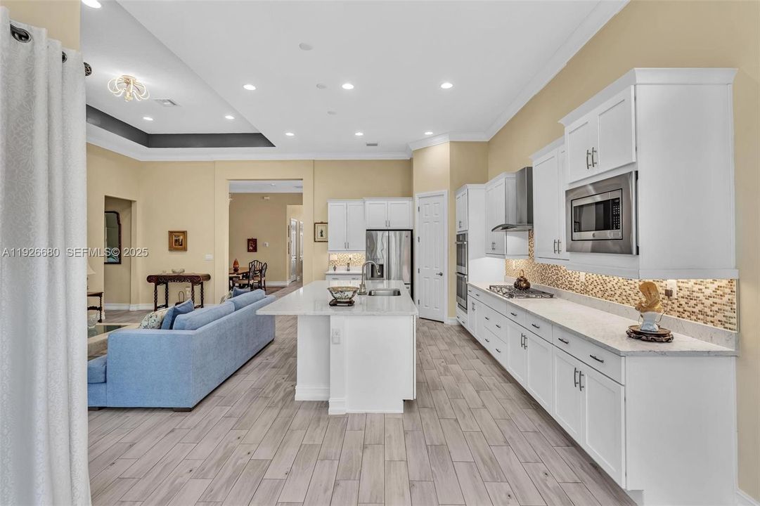 待售: $899,000 (3 贝兹, 2 浴室, 2692 平方英尺)