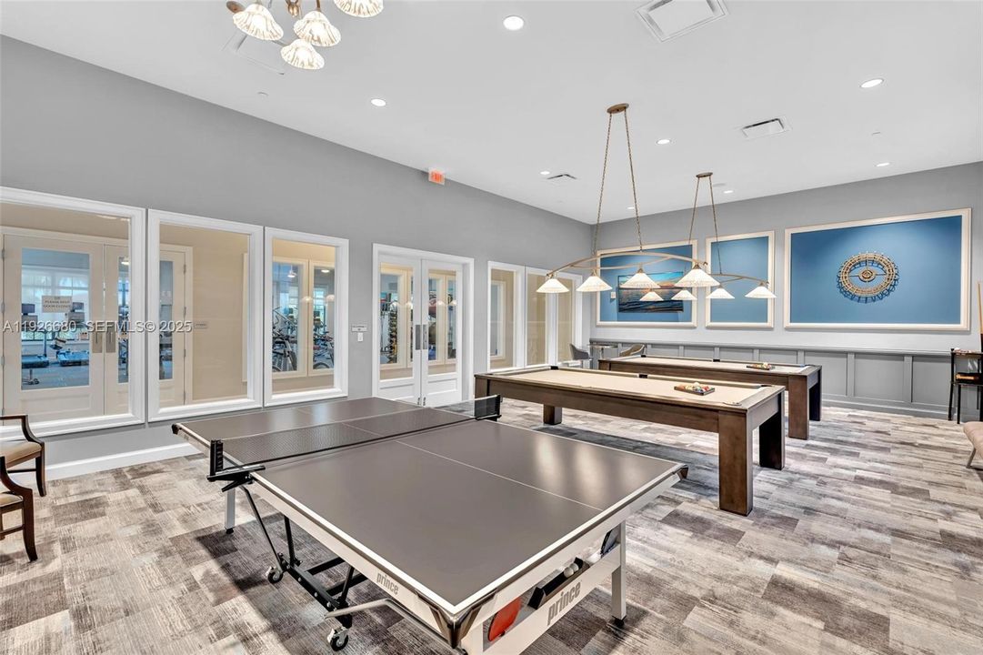 待售: $899,000 (3 贝兹, 2 浴室, 2692 平方英尺)