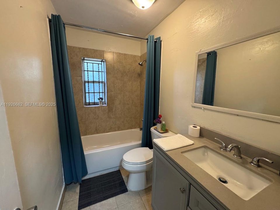 For Rent: $2,600 (3 beds, 1 baths, 1019 Square Feet)