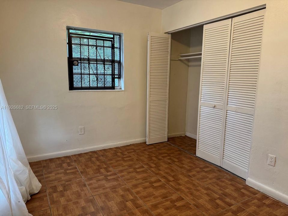 For Rent: $2,600 (3 beds, 1 baths, 1019 Square Feet)