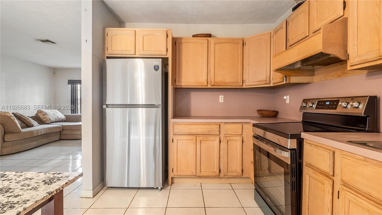 待售: $379,990 (3 贝兹, 1 浴室, 980 平方英尺)