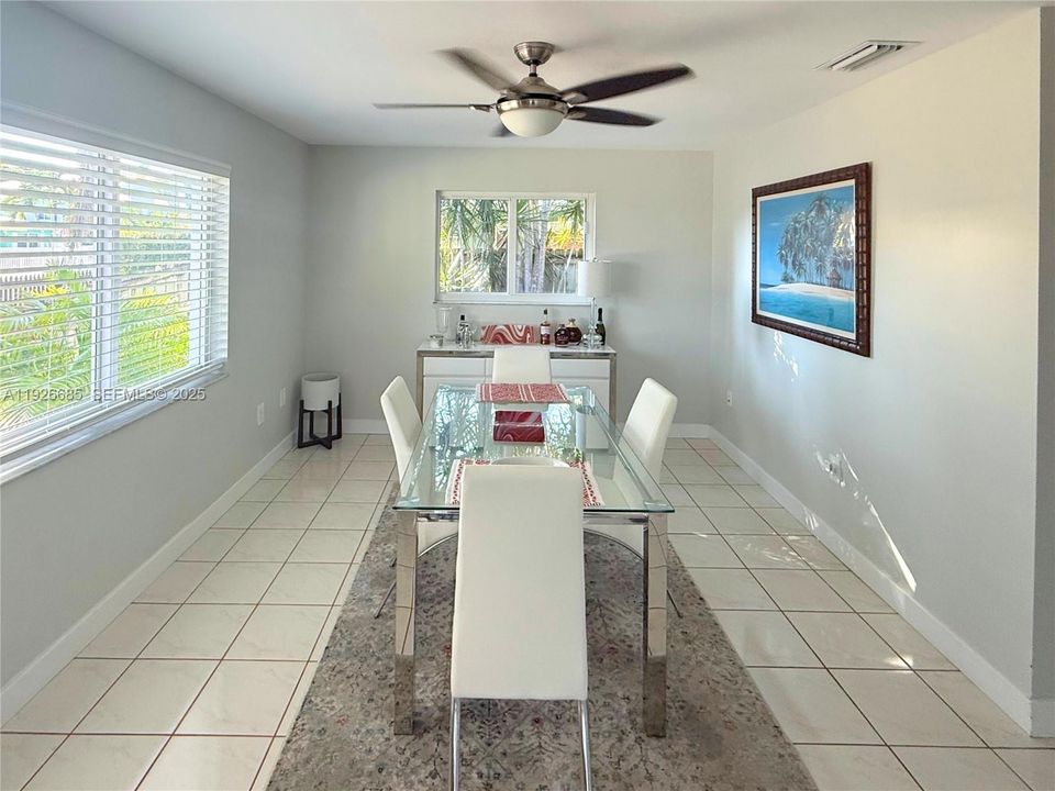 For Rent: $3,650 (3 beds, 2 baths, 1306 Square Feet)