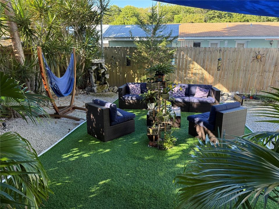 For Rent: $3,650 (3 beds, 2 baths, 1306 Square Feet)