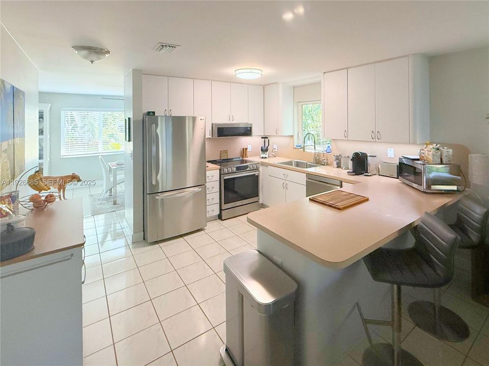 For Rent: $3,650 (3 beds, 2 baths, 1306 Square Feet)